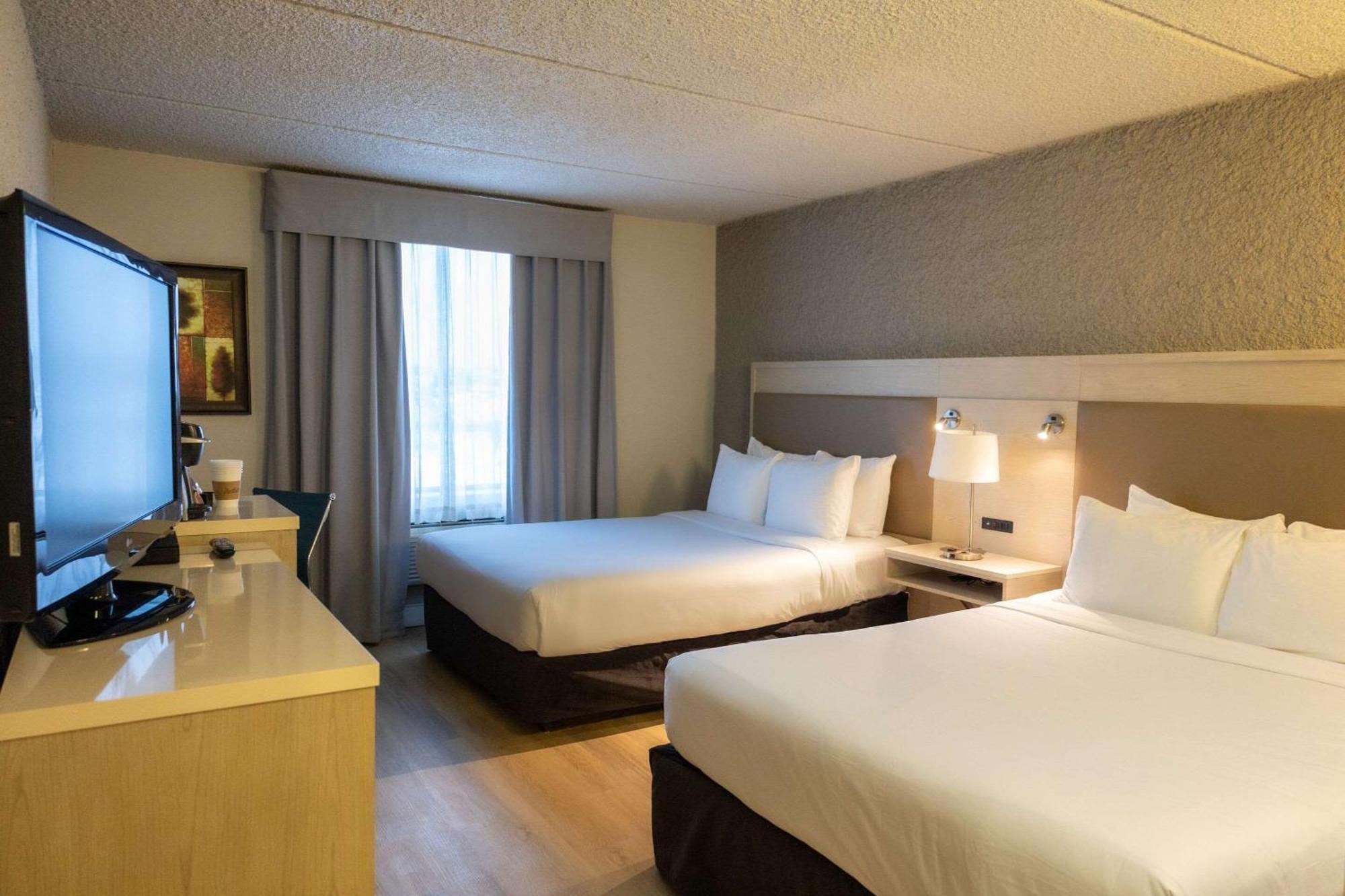 Radisson Hotel Fort St John Fort St. John エクステリア 写真