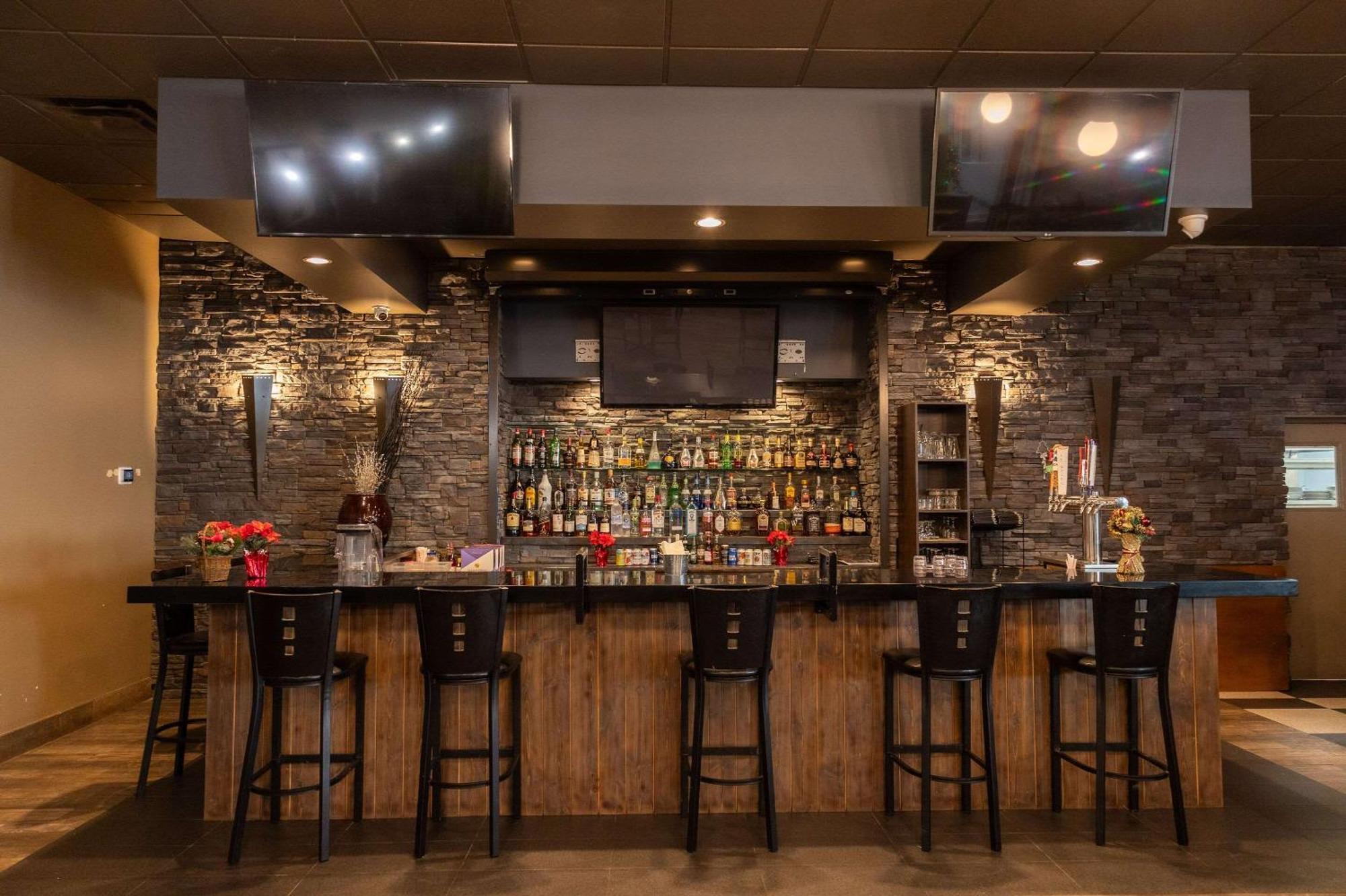Radisson Hotel Fort St John Fort St. John エクステリア 写真