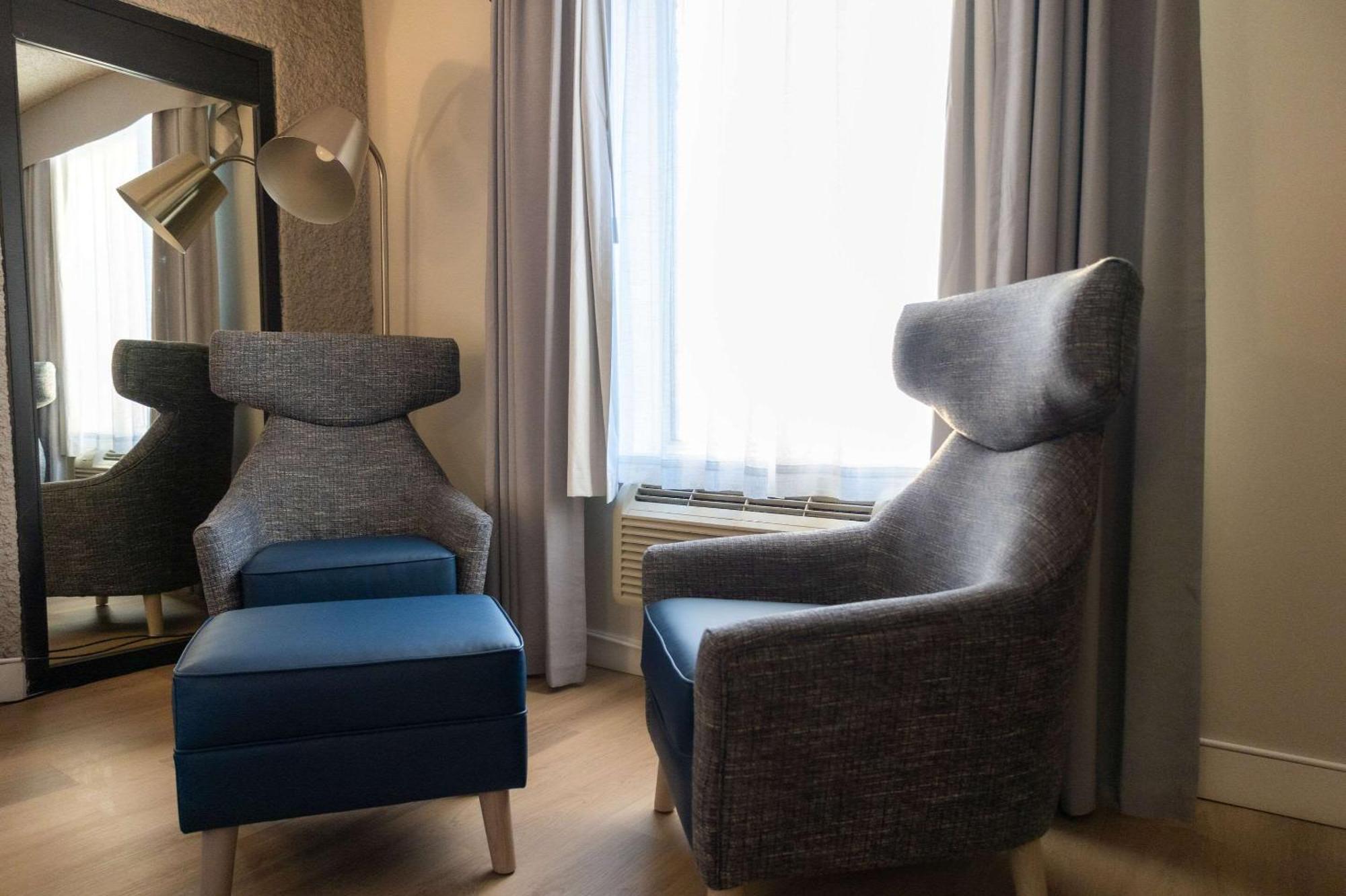 Radisson Hotel Fort St John Fort St. John エクステリア 写真