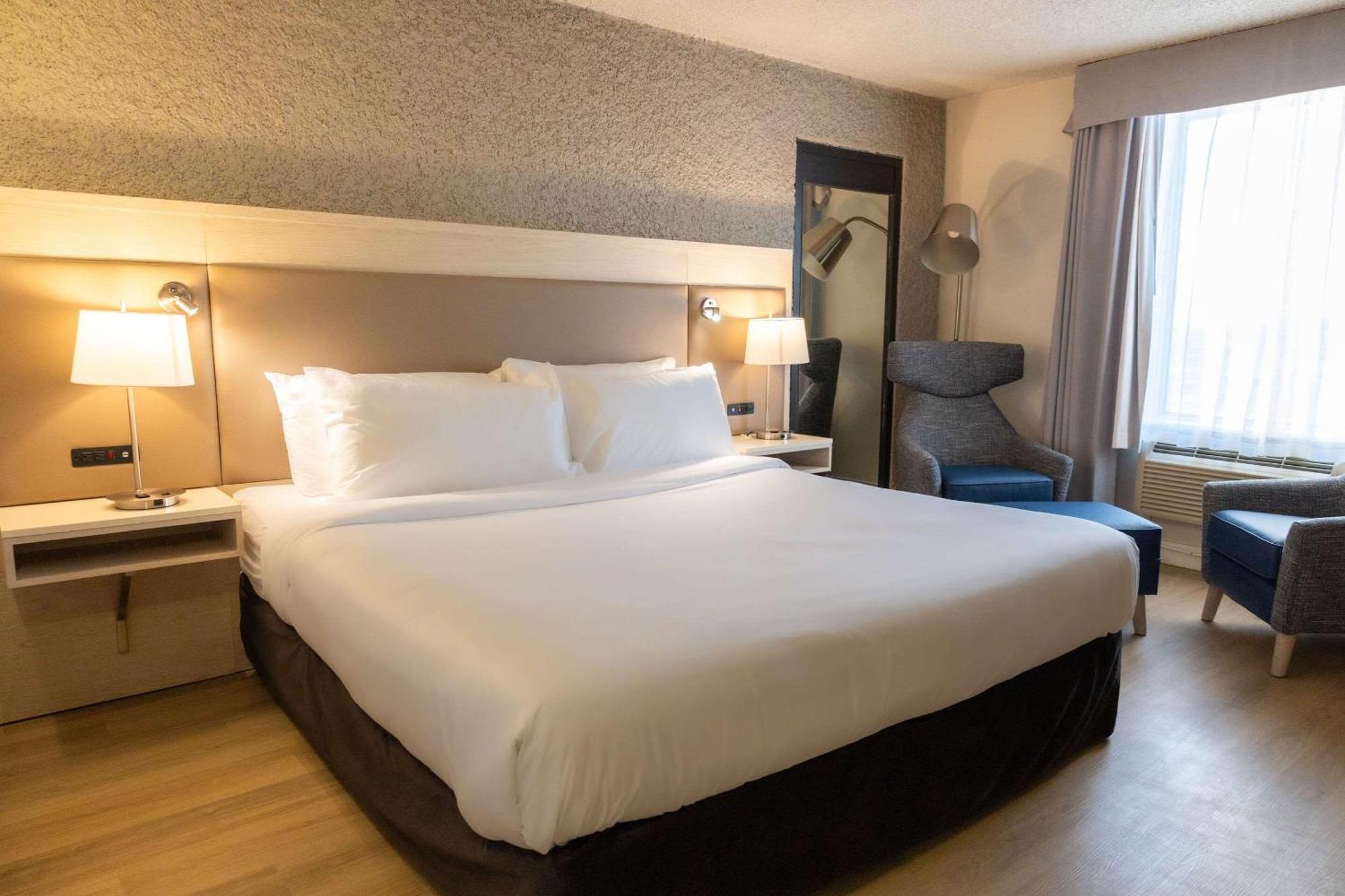 Radisson Hotel Fort St John Fort St. John エクステリア 写真